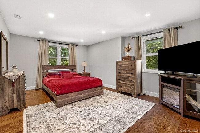 Building Photo - 110 Topland Rd