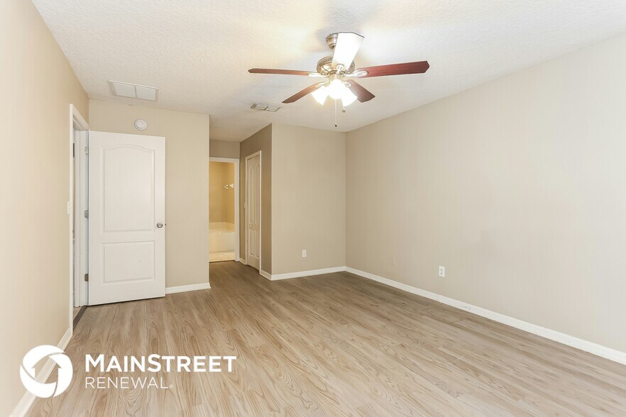 Building Photo - 10002 Lancashire Dr