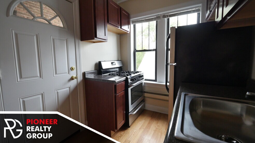 Building Photo - 2842 N Orchard St