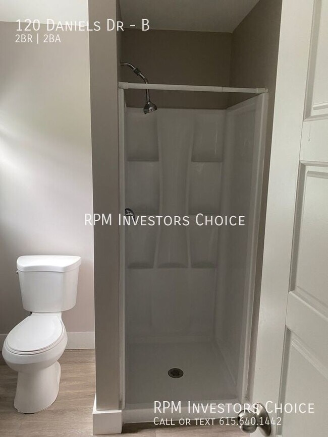 Building Photo - Lovely, modern 2bd/2ba near to Downtown Fr...