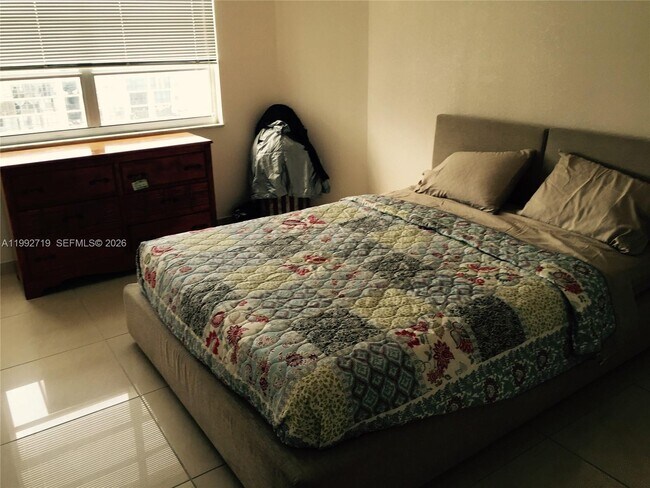 Building Photo - 1985 S Ocean Dr