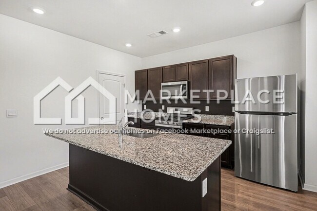 Building Photo - 5628 Hickory Woods Dr