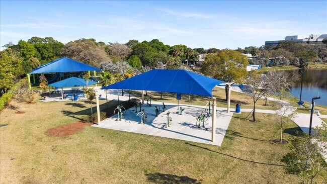 Building Photo - 5402 NW 25th Terrace