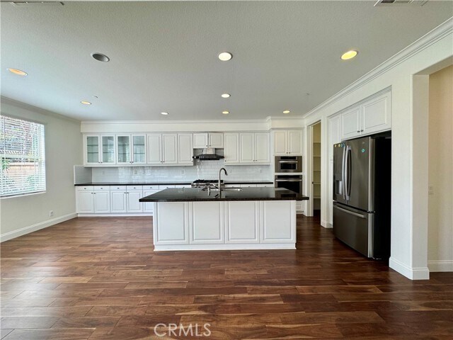 Building Photo - 135 Willowbend