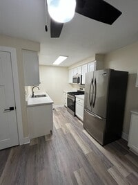 Building Photo - 577 Pine Line Dr