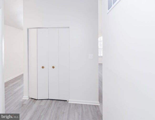 Building Photo - 4624 Governor Kent Ct