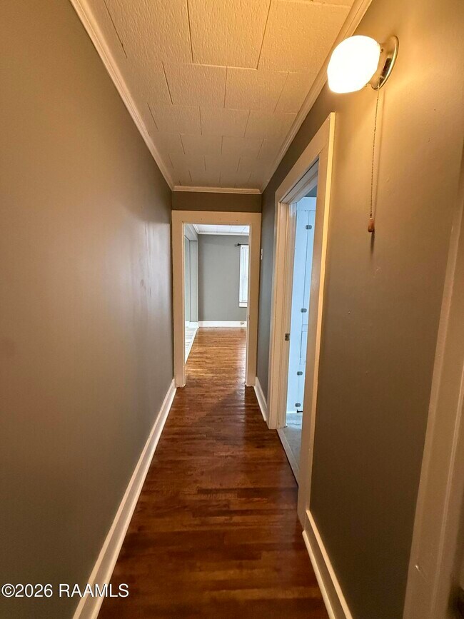 Building Photo - 611 Everette St