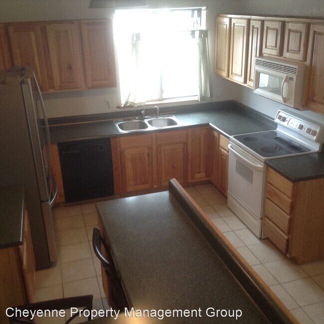 Building Photo - 3 br, 1.5 bath House - 4104 Rogers Ave.