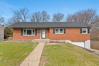 Building Photo - 562 Lone Oak Dr