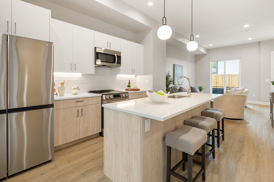 Building Photo - 2025 W 48th Ave