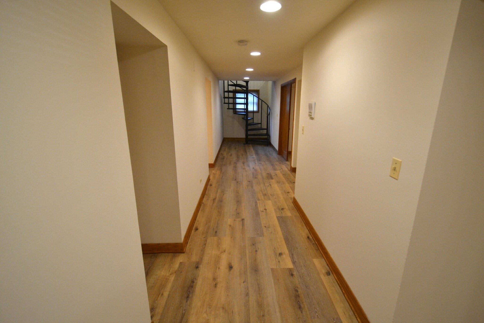 Building Photo - 3767 N Lakewood Ave