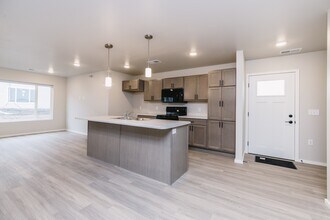 Building Photo - Valley Vue Apartments