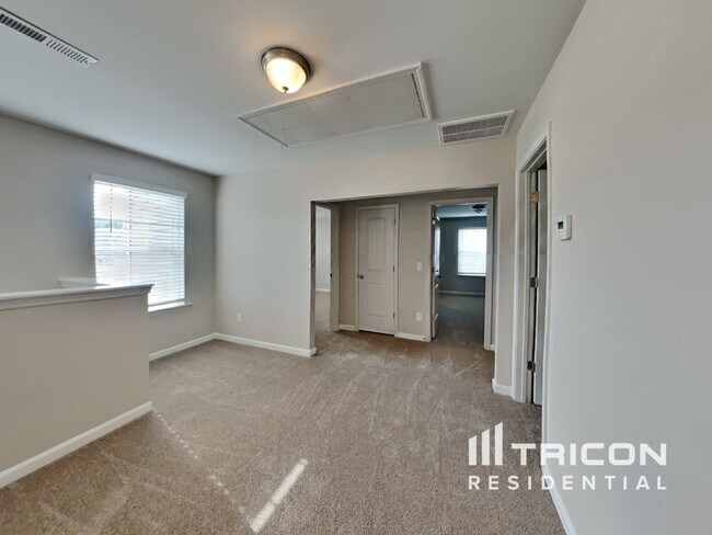 Building Photo - 136 Yadkin St
