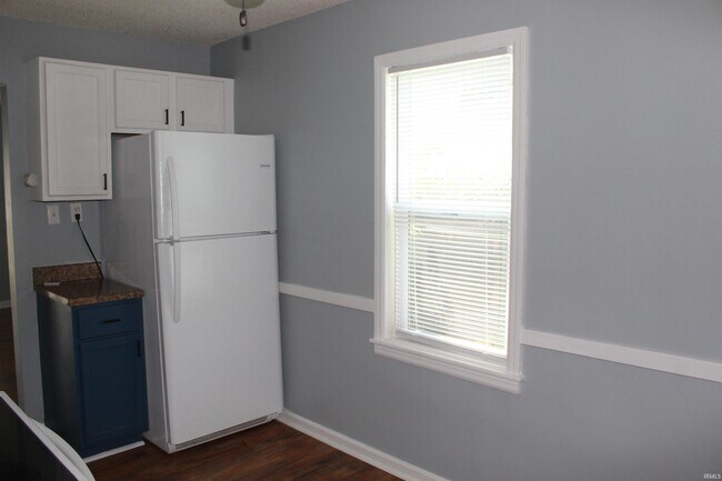 Building Photo - 2300 Haven Dr
