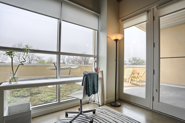 Private garden terraces - The 1500 Condominium