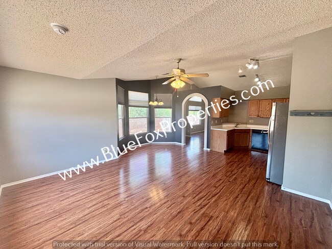 Building Photo - 3030 W Sawmill Spring Trl