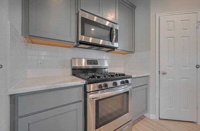 Building Photo - 101 Eliana Shores Dr