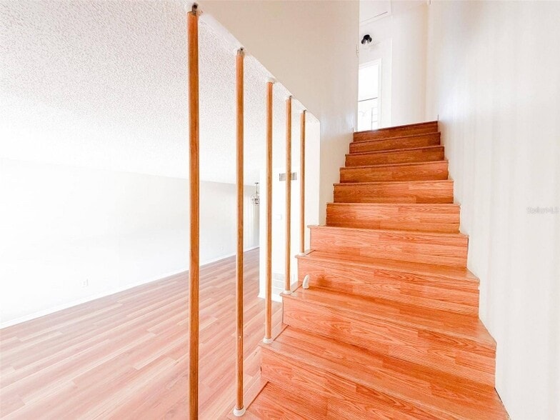 Building Photo - 2017 N Kelley Ave