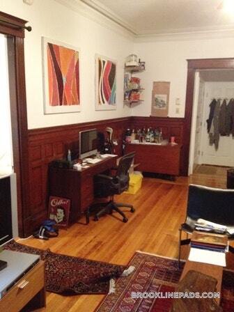 Building Photo - 1077 Beacon St