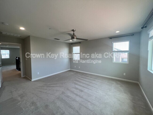 Building Photo - 2254 Middlebury Dr