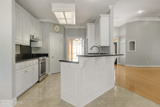 Building Photo - 106 Anslem Dr
