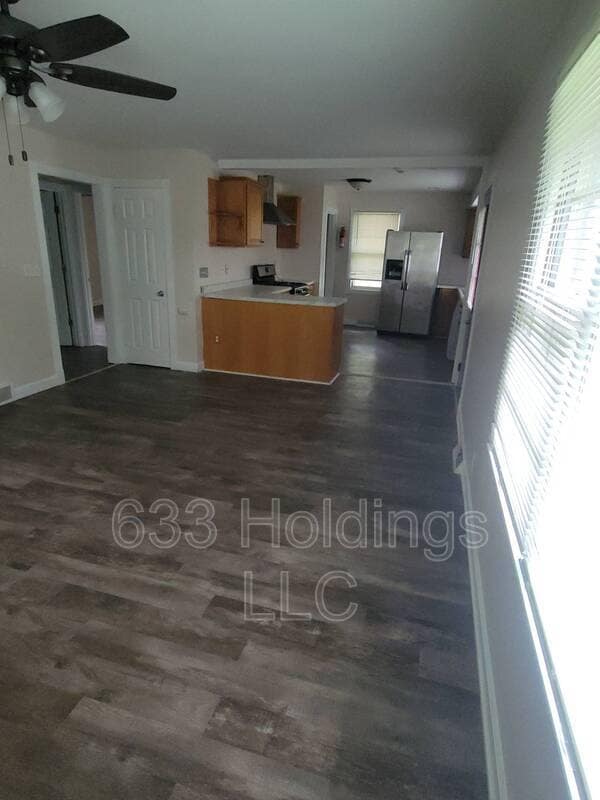 Building Photo - 410 Kutz Ln
