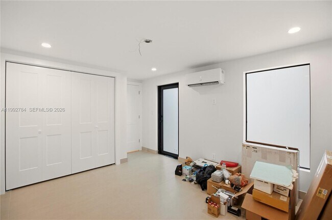 Building Photo - 7238 Jacaranda Ln