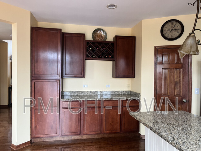 Building Photo - 2050 Rockland Dr