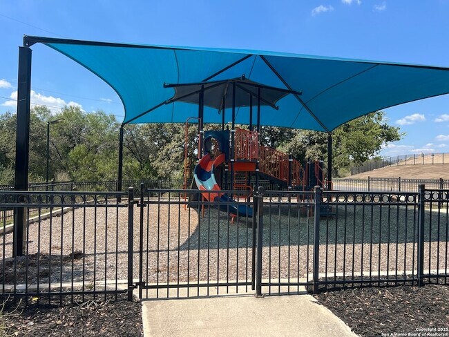 Building Photo - 2027 Sisyphus Vw