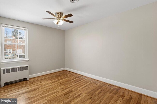 Building Photo - 8556 Willow Oak Rd