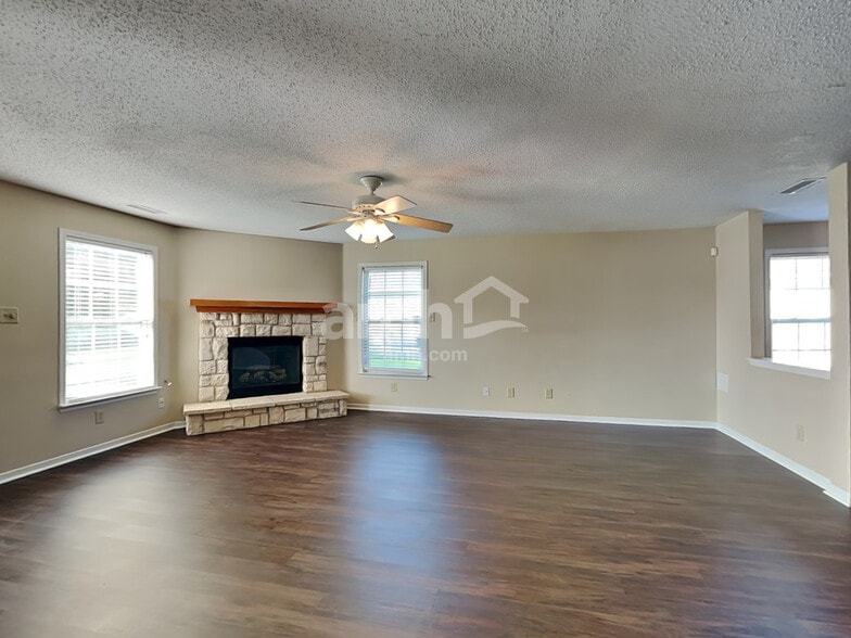 Building Photo - 5537 Floating Leaf Dr