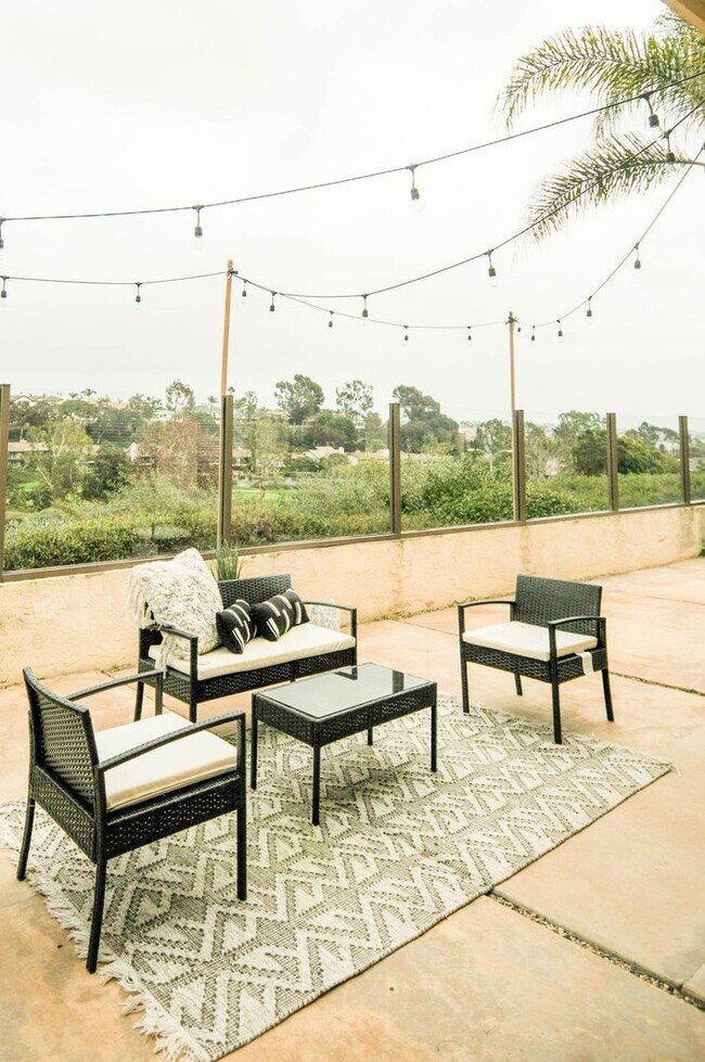 Building Photo - Furnished with Golf Course View in Laguna Niguel