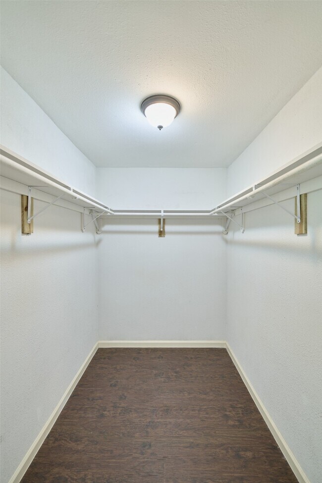 Building Photo - 24411 Pine Canyon Dr