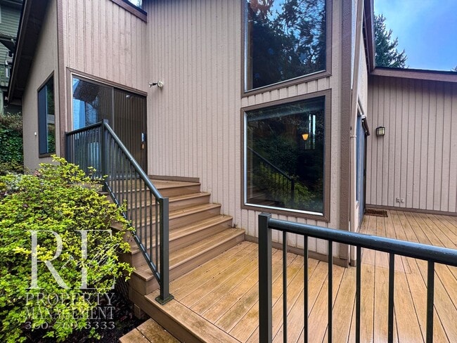 Building Photo - Vaulted 2-Bed Home with Scenic Views, Gas Fireplace & Oversized Deck