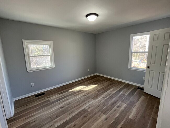 Building Photo - 7613 Mine Valley Rd