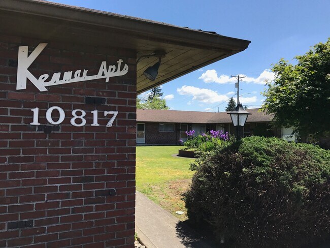 Front - 10817 Kendrick St SW