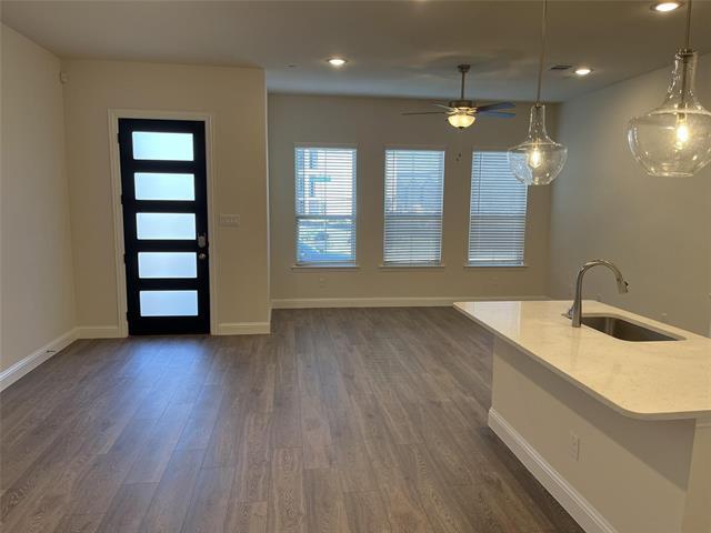 Building Photo - 338 Almanor St