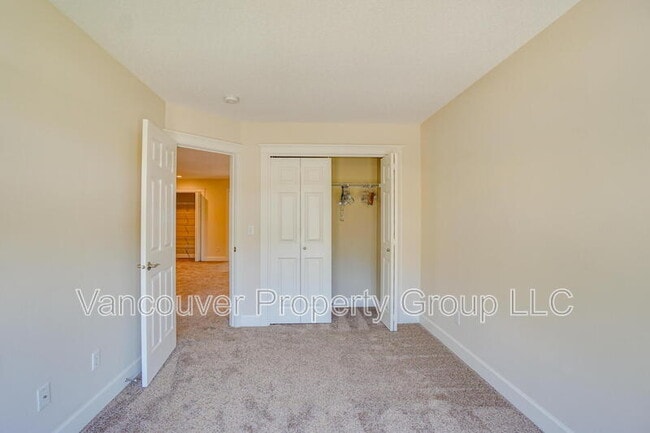 Building Photo - 2301 NE 125th Way
