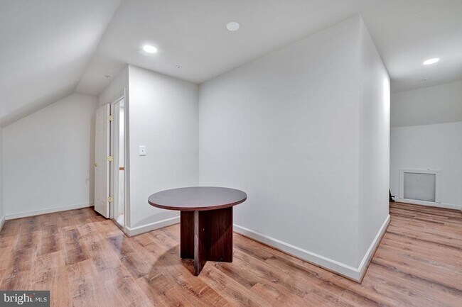 Building Photo - 14203 Plum Run Way
