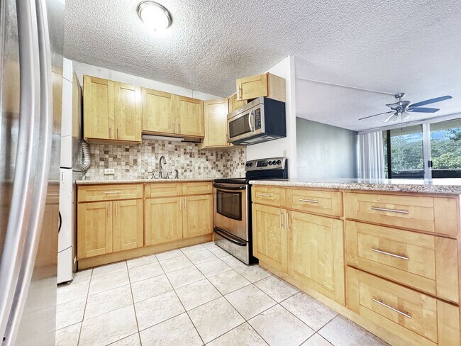 Building Photo - One-Bedroom Mililani Condo with Parking