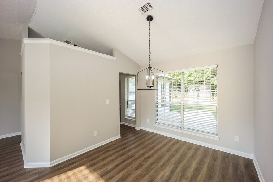 Building Photo - 320 Emerald Green Ct