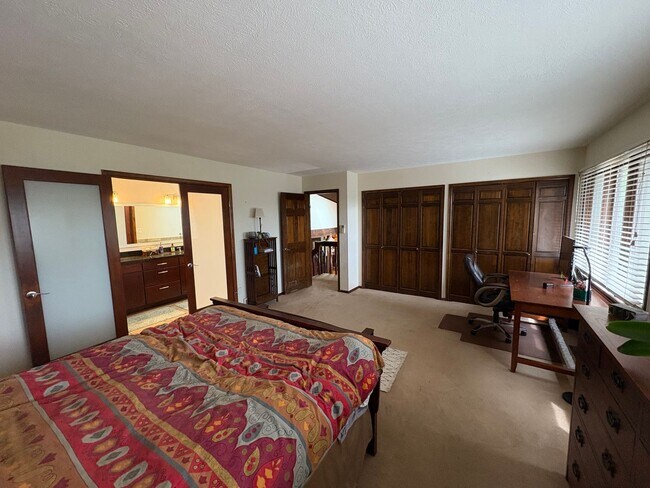Building Photo - 4 Bed 2.5 Bath Home in North Boulder With ...
