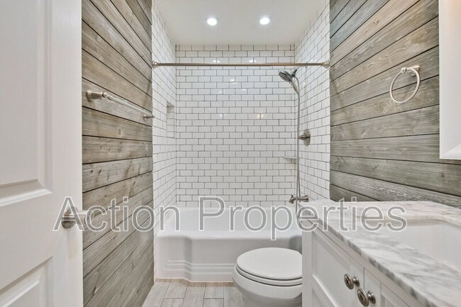 Building Photo - 485 Benvenue Ave