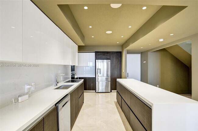 Building Photo - 1800 S Ocean Dr