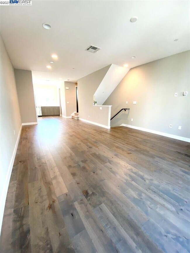 Building Photo - 1443 Oak Alley