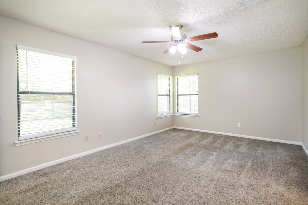 Building Photo - 3413 Deerfield Pointe Dr