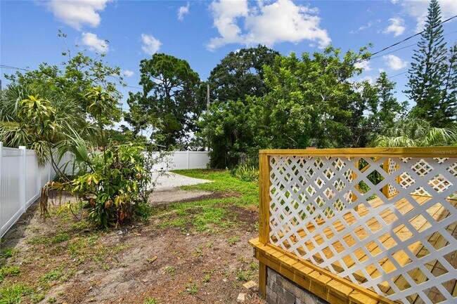 Building Photo - 751 Southwest Boulevard N