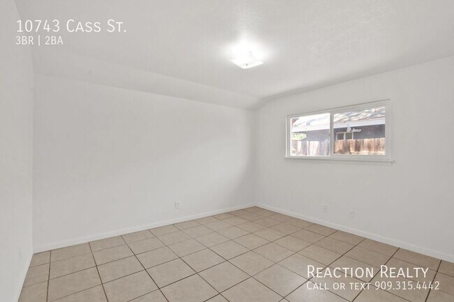Building Photo - 10743 Cass St