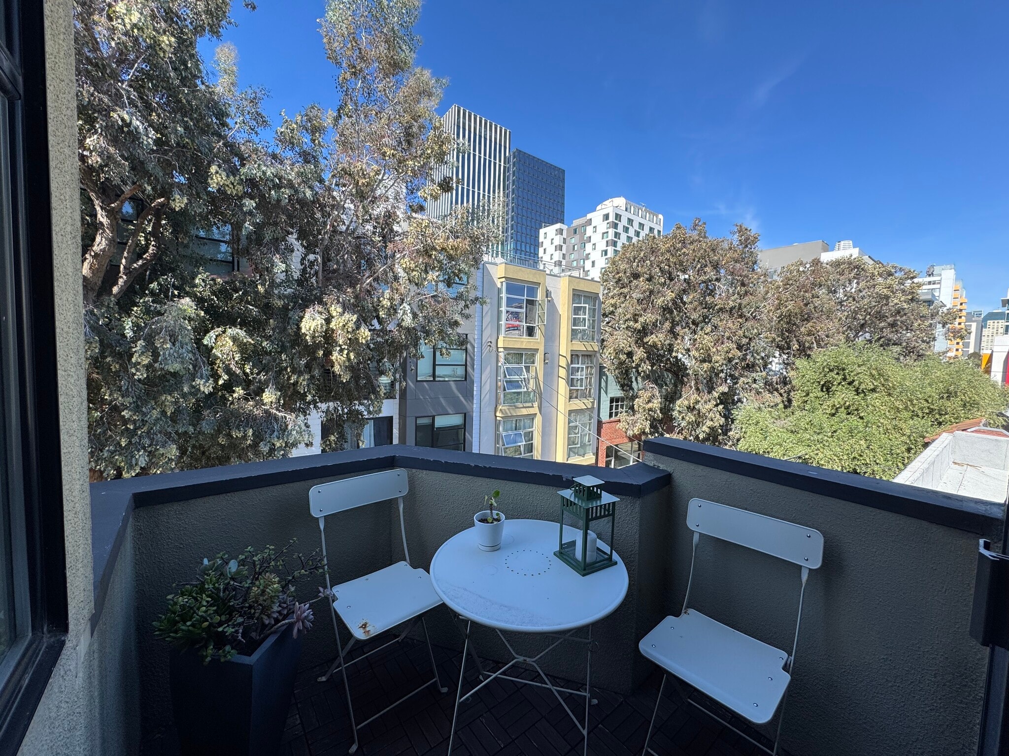 Building Photo - 469 Clementina St