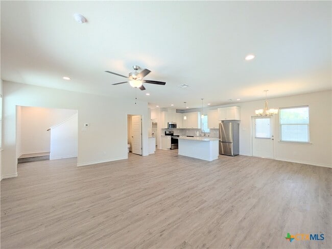 Building Photo - 360 Caveside Dr